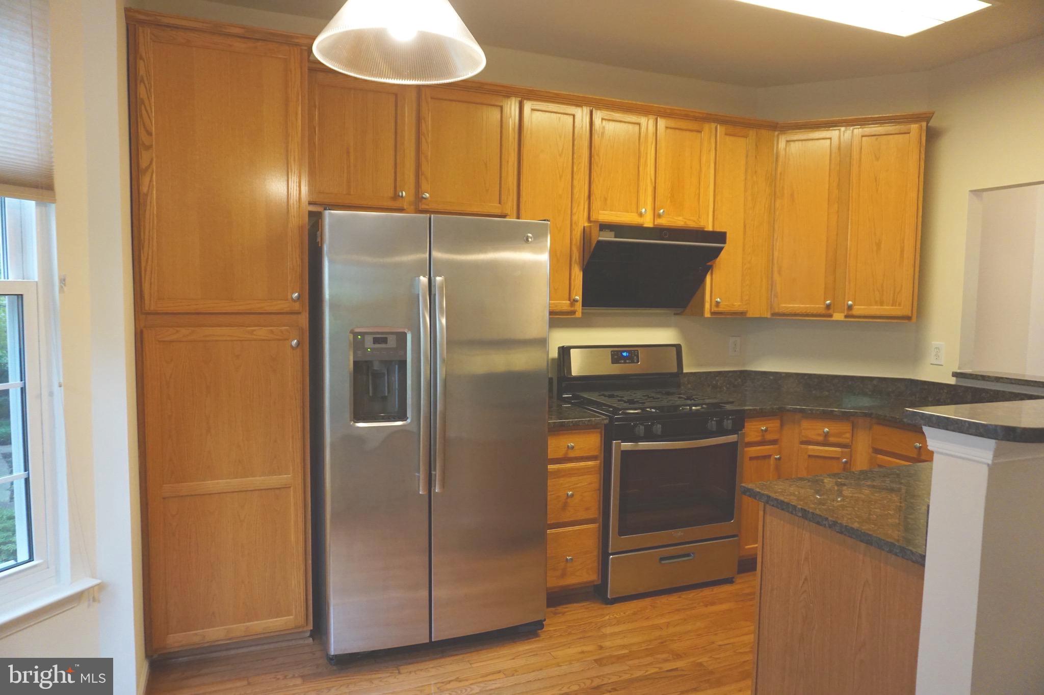 9724 Athletic Way Gaithersburg, MD 20878 - Photo 10 of 48