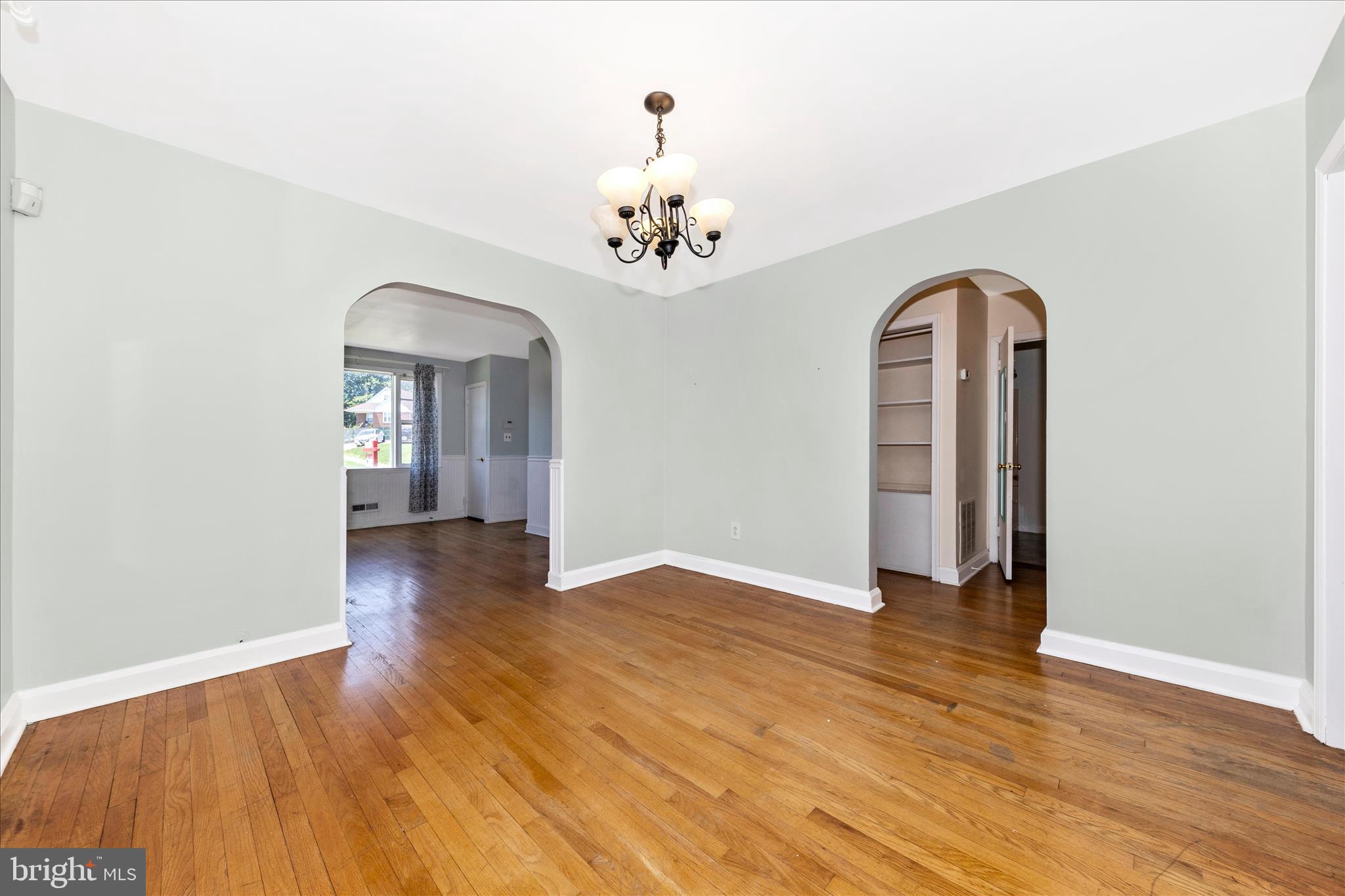 5811 Daybreak Terrace Baltimore, MD 21206 - Photo 13 of 54 Dining Room