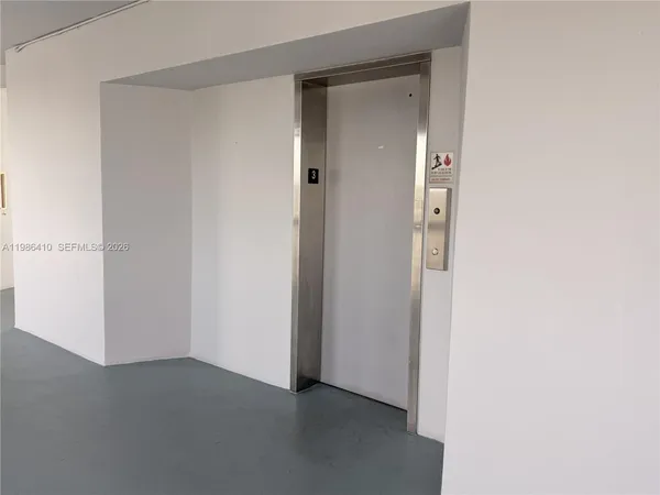 $1,875 | 2223 Park Lane, Unit 306, Hollywood, FL 33021