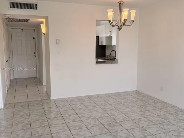 $1,875 | 2223 Park Lane, Unit 306, Hollywood, FL 33021