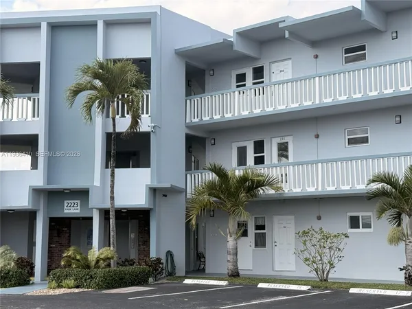 $1,875 | 2223 Park Lane, Unit 306, Hollywood, FL 33021