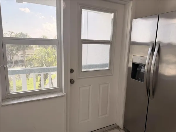 $1,875 | 2223 Park Lane, Unit 306, Hollywood, FL 33021