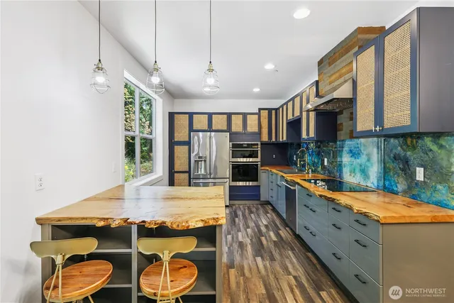 $989,950 | 23408 253rd Avenue Southeast, Maple Valley, WA 98038