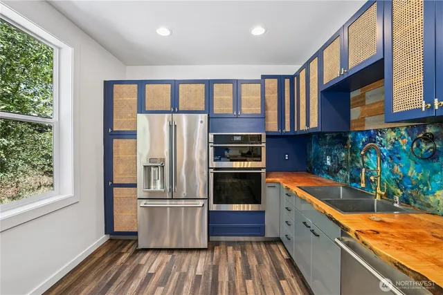 $989,950 | 23408 253rd Avenue Southeast, Maple Valley, WA 98038