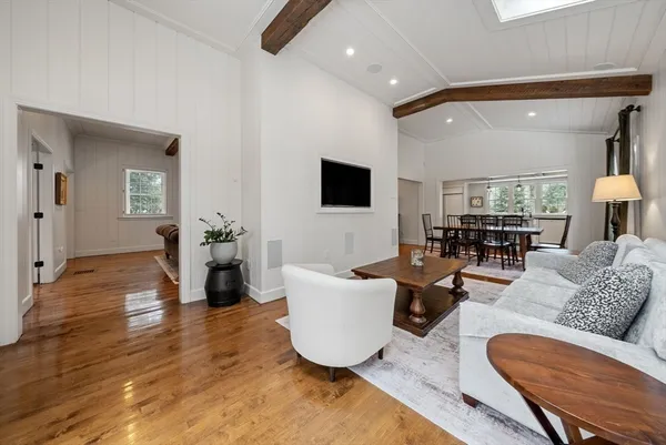 $3,385,000 | 25 Longmeadow Road, Wellesley, MA 02482