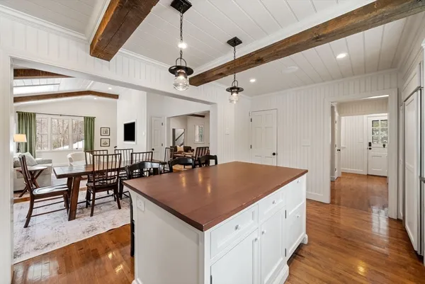 $3,385,000 | 25 Longmeadow Road, Wellesley, MA 02482