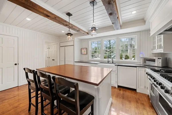 $3,385,000 | 25 Longmeadow Road, Wellesley, MA 02482