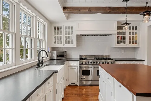 $3,385,000 | 25 Longmeadow Road, Wellesley, MA 02482