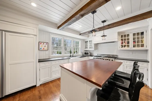 $3,385,000 | 25 Longmeadow Road, Wellesley, MA 02482