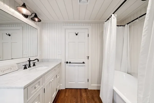 $3,385,000 | 25 Longmeadow Road, Wellesley, MA 02482