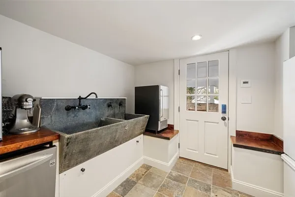 $3,385,000 | 25 Longmeadow Road, Wellesley, MA 02482