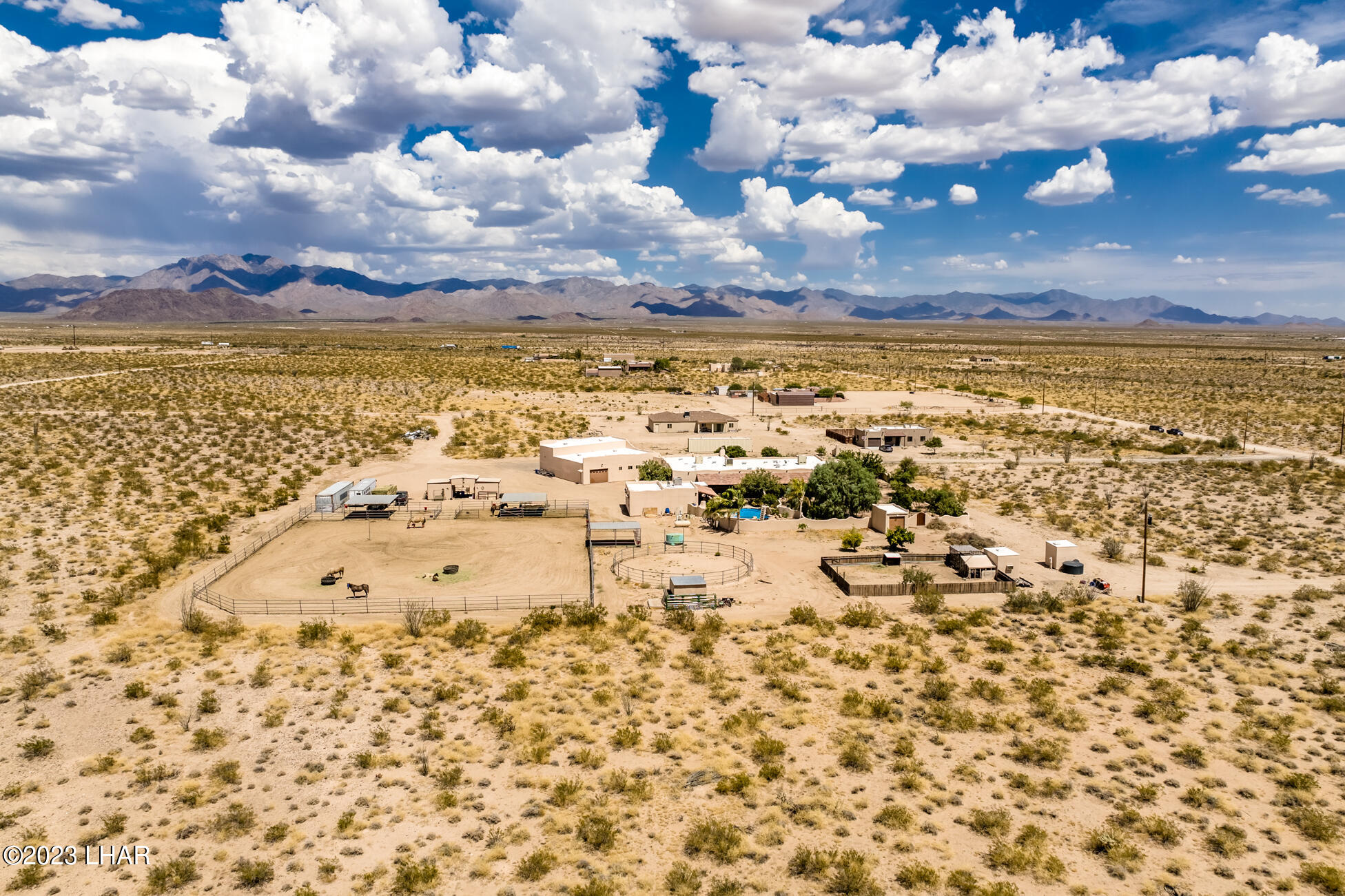 4203 West Wilshire Road Yucca, AZ 86438 - Photo 108 of 113 4203WilshireRd_095