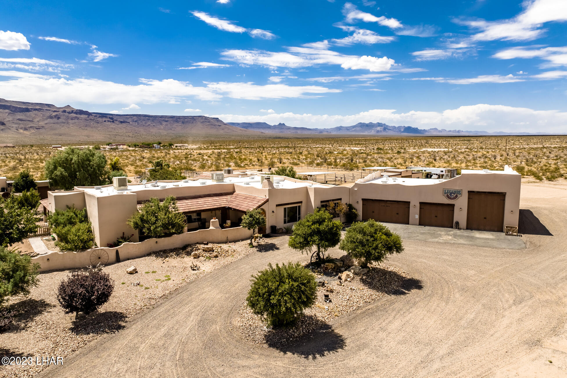 4203 West Wilshire Road Yucca, AZ 86438 - Photo 2 of 113 4203WilshireRd_107