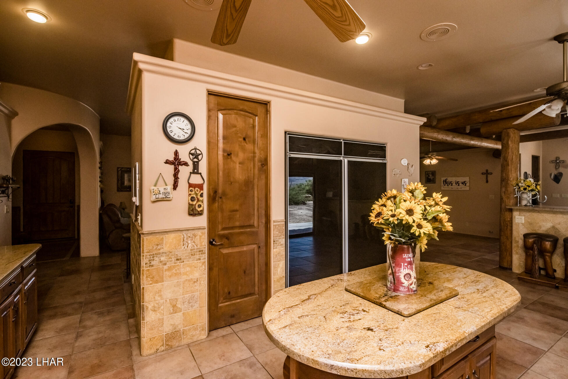 4203 West Wilshire Road Yucca, AZ 86438 - Photo 23 of 113 Extra large Patty width of wall behind Industrial Refrigerator