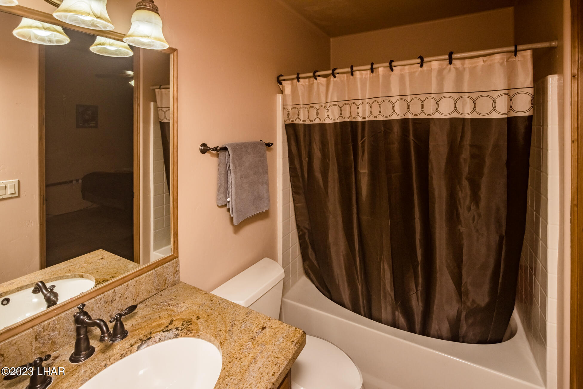 4203 West Wilshire Road Yucca, AZ 86438 - Photo 35 of 113 Bedroom 2 Bathroom