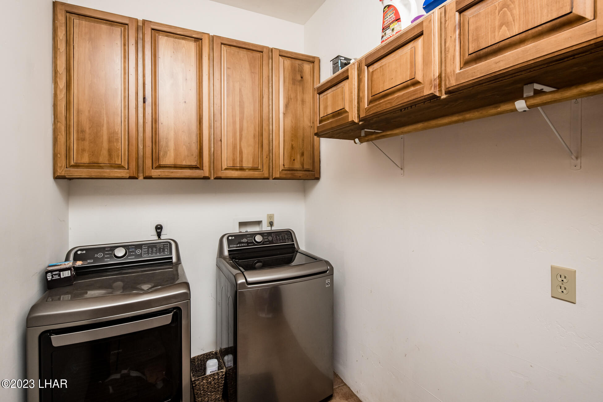 4203 West Wilshire Road Yucca, AZ 86438 - Photo 39 of 113 Laundry Room