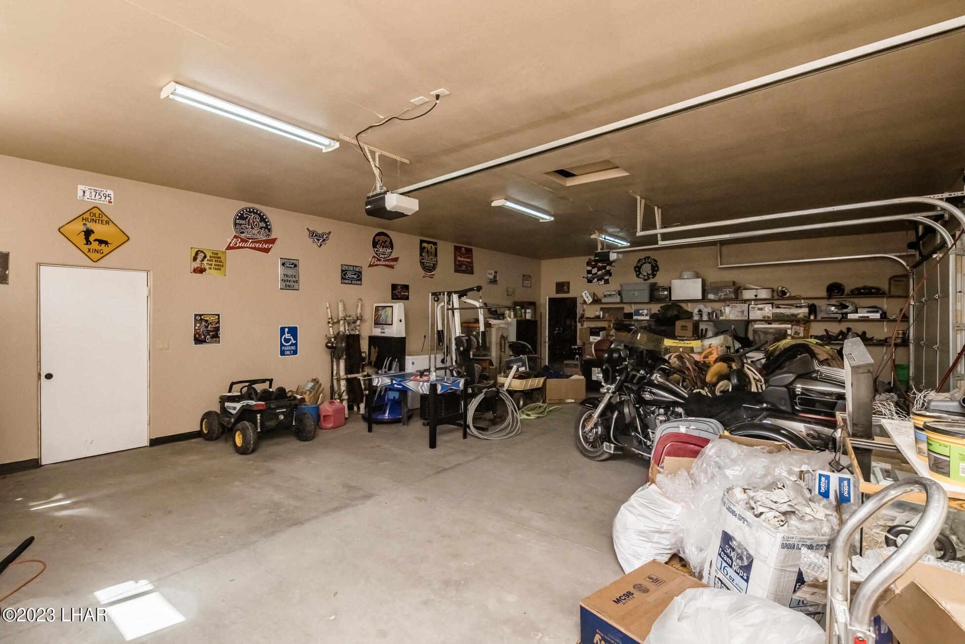 4203 West Wilshire Road Yucca, AZ 86438 - Photo 45 of 113 3 Car Garage