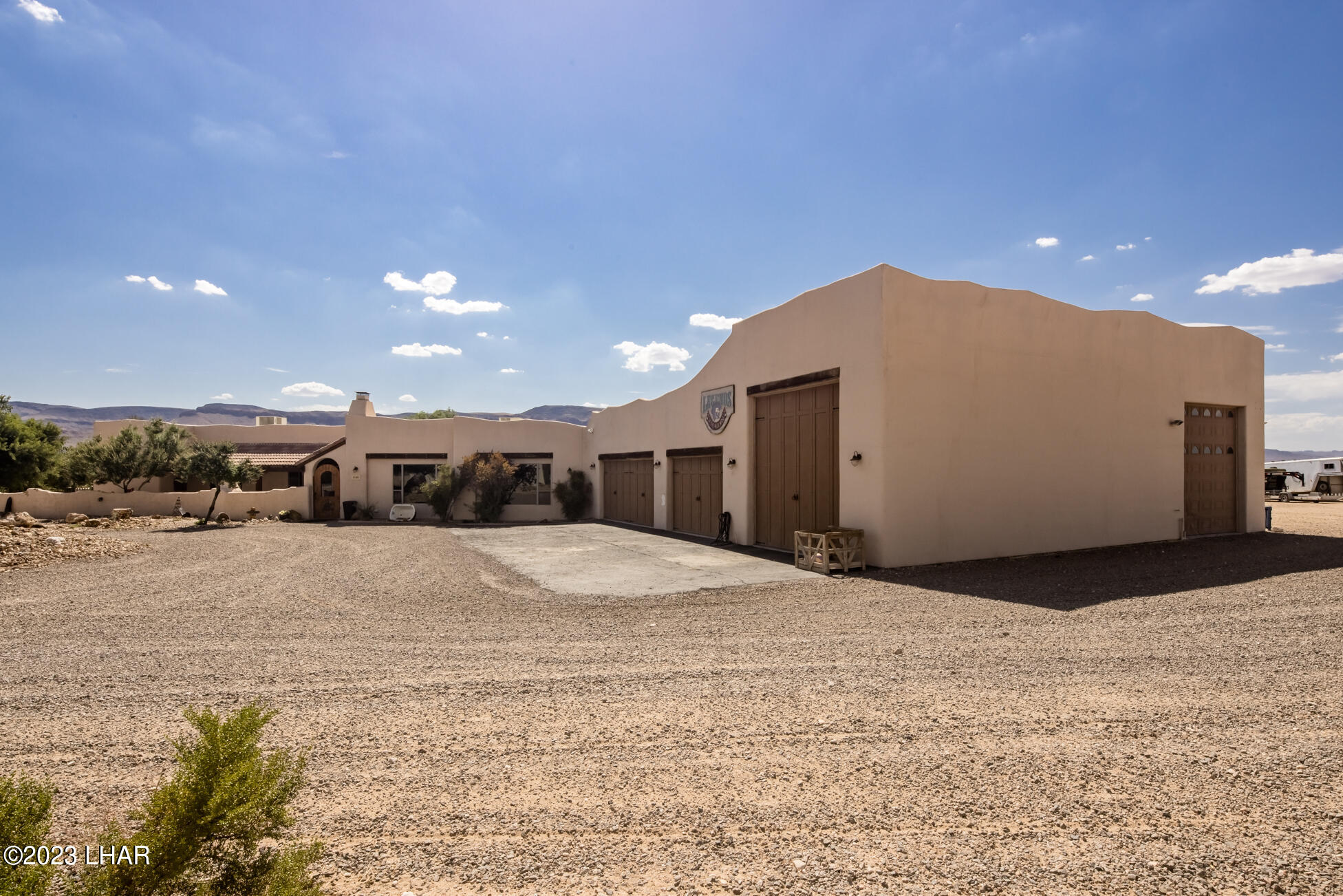 4203 West Wilshire Road Yucca, AZ 86438 - Photo 6 of 113 4203WilshireRd_003