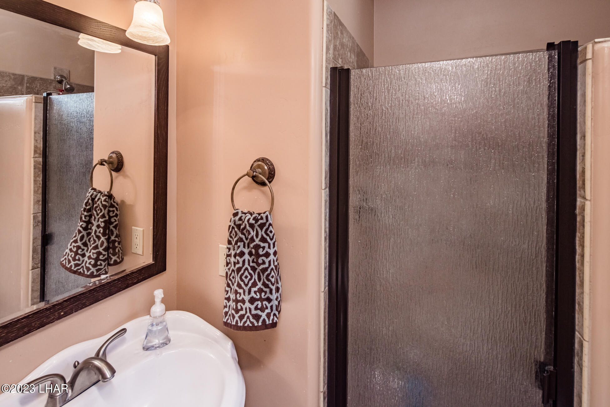 4203 West Wilshire Road Yucca, AZ 86438 - Photo 73 of 113 Casita Bathroom