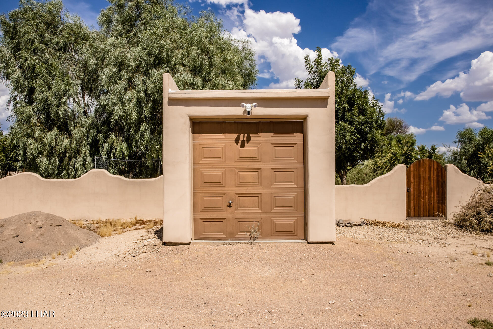 4203 West Wilshire Road Yucca, AZ 86438 - Photo 77 of 113 Equipment Storage