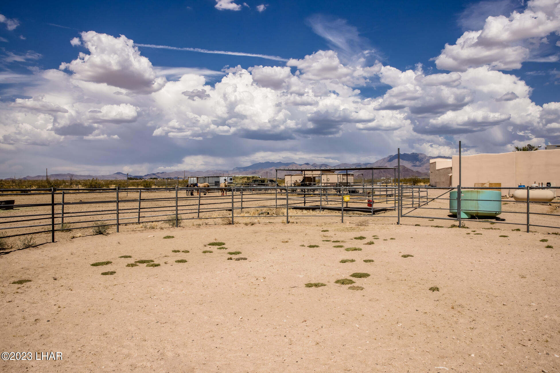 4203 West Wilshire Road Yucca, AZ 86438 - Photo 83 of 113 4203WilshireRd_079