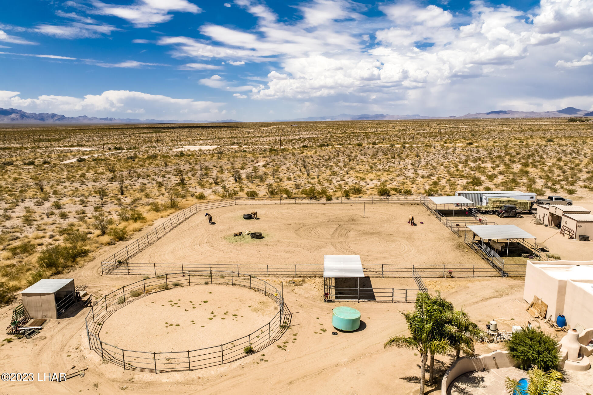 4203 West Wilshire Road Yucca, AZ 86438 - Photo 87 of 113 4203WilshireRd_099