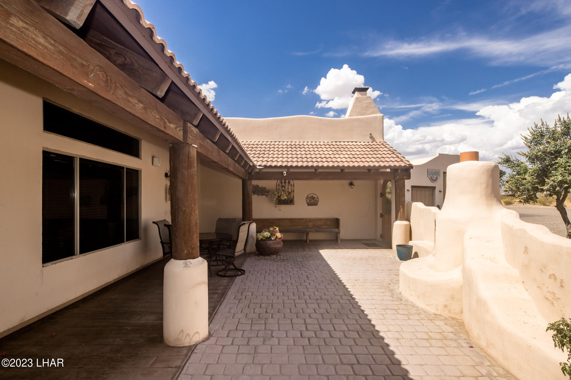 4203 West Wilshire Road Yucca, AZ 86438 - Photo 9 of 113 Front Patio