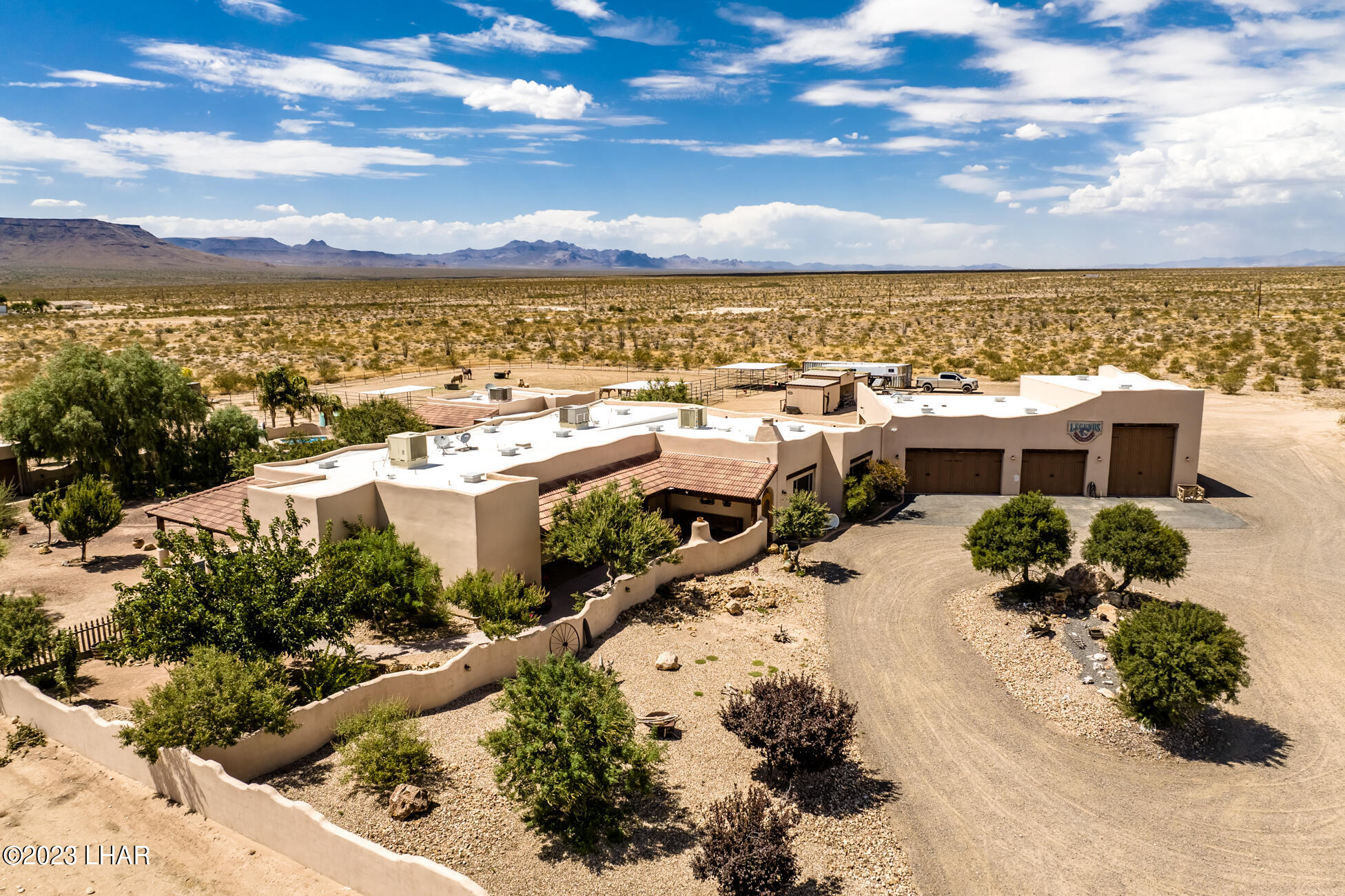 4203 West Wilshire Road Yucca, AZ 86438 - Photo 94 of 113 4203WilshireRd_108