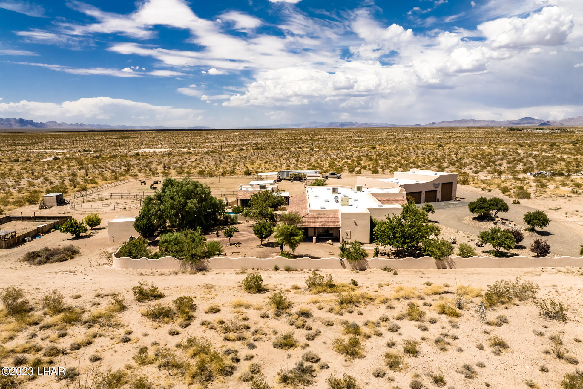 4203 West Wilshire Road Yucca, AZ 86438 - Photo 96 of 113 4203WilshireRd_110