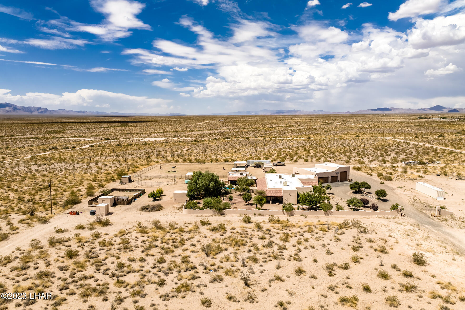 4203 West Wilshire Road Yucca, AZ 86438 - Photo 97 of 113 4203WilshireRd_097