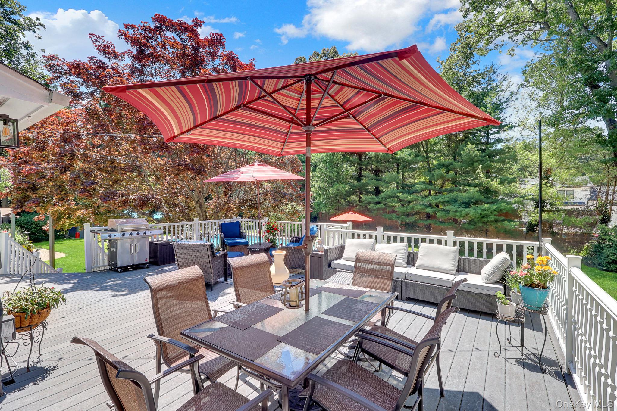 121 Old Field Road Huntington, NY 11743 - Photo 38 of 38 2nd entertaining deck.