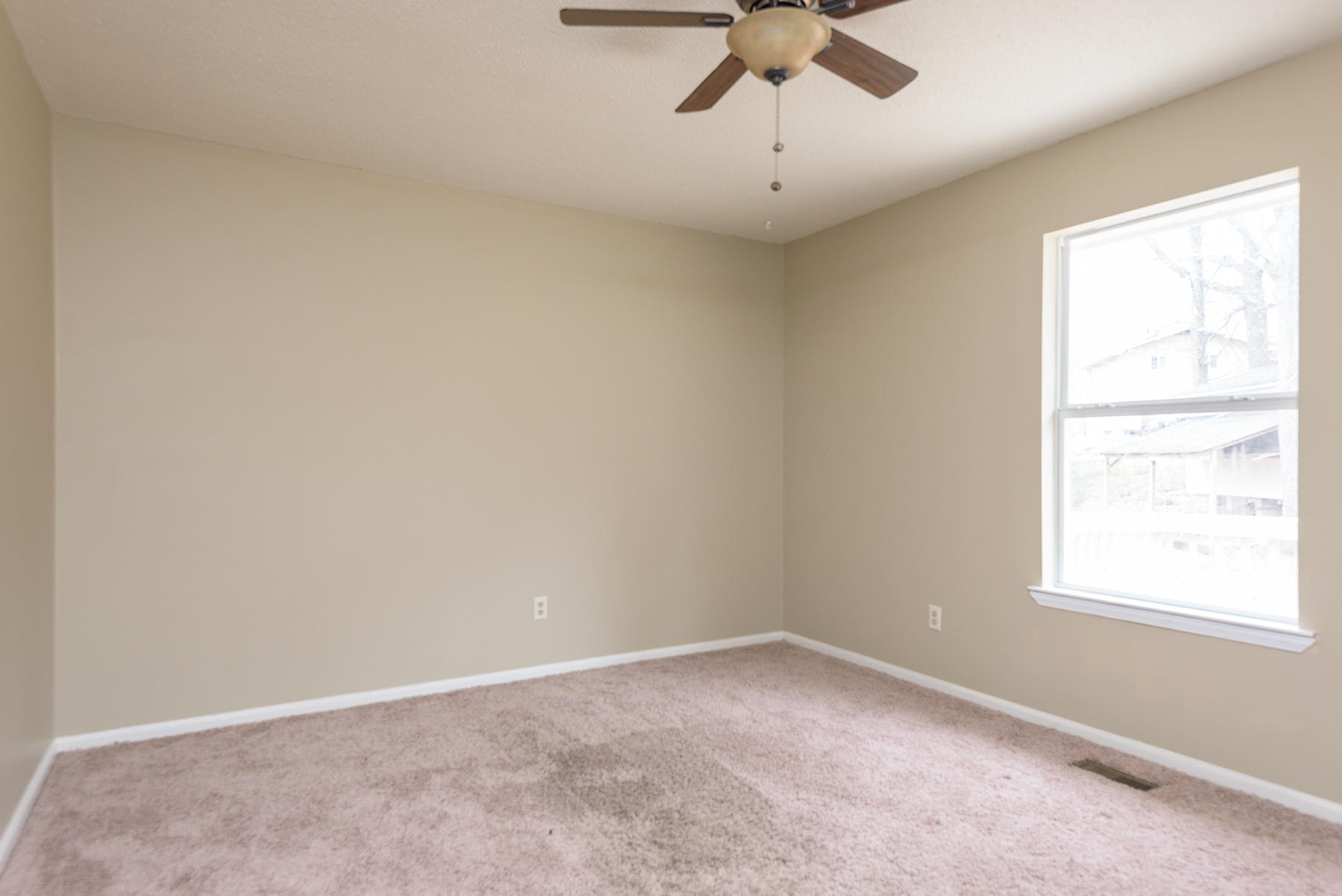 924 Cleveland Road Rossville, GA 30741 - Photo 14 of 35 Master Bedroom