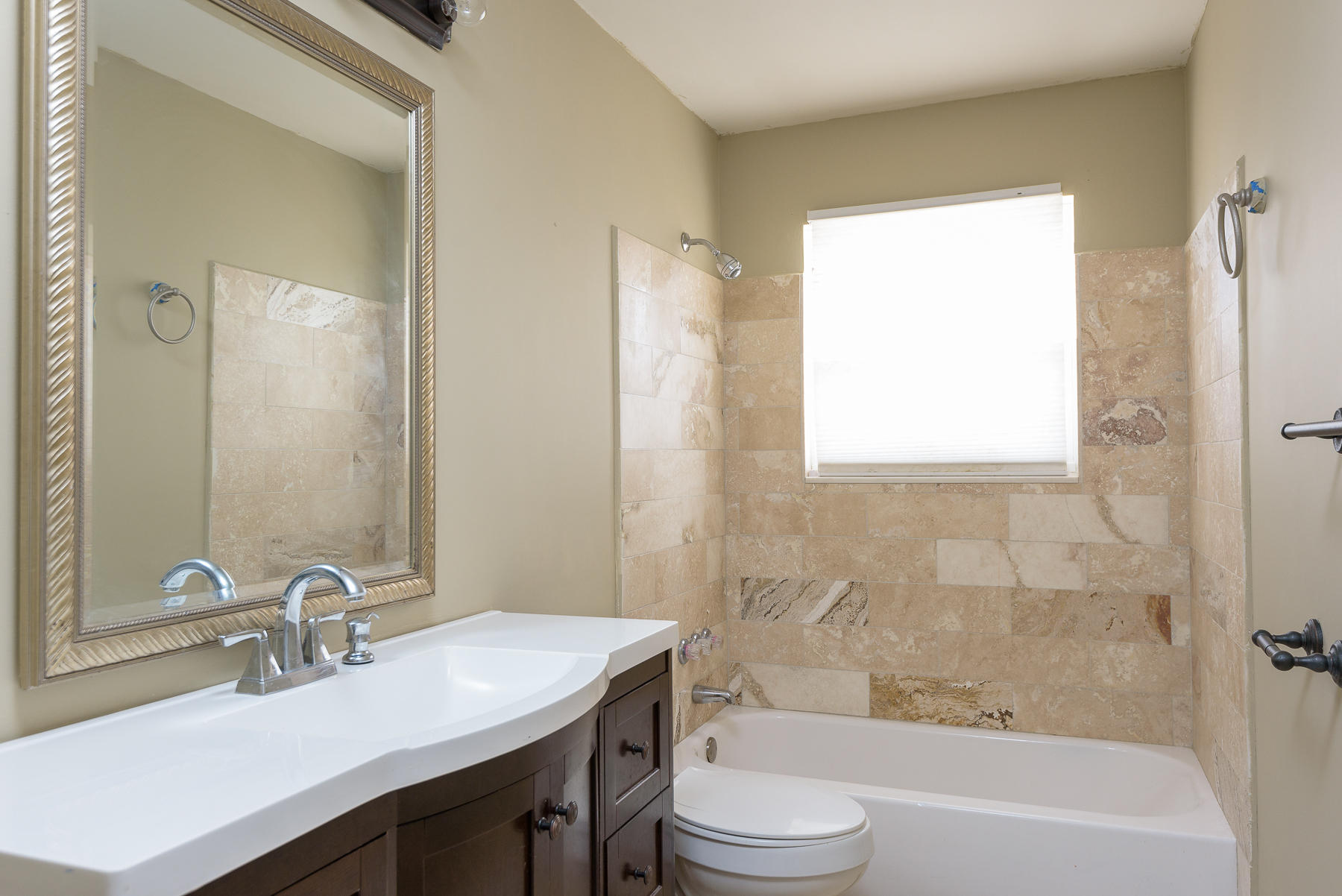 924 Cleveland Road Rossville, GA 30741 - Photo 21 of 35 Full Bathroom