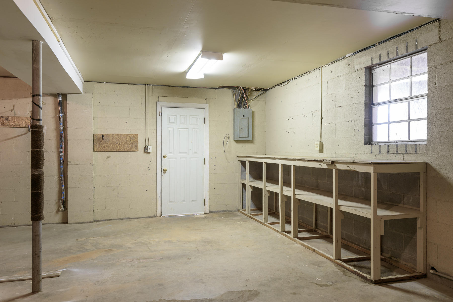 924 Cleveland Road Rossville, GA 30741 - Photo 27 of 35 Garage