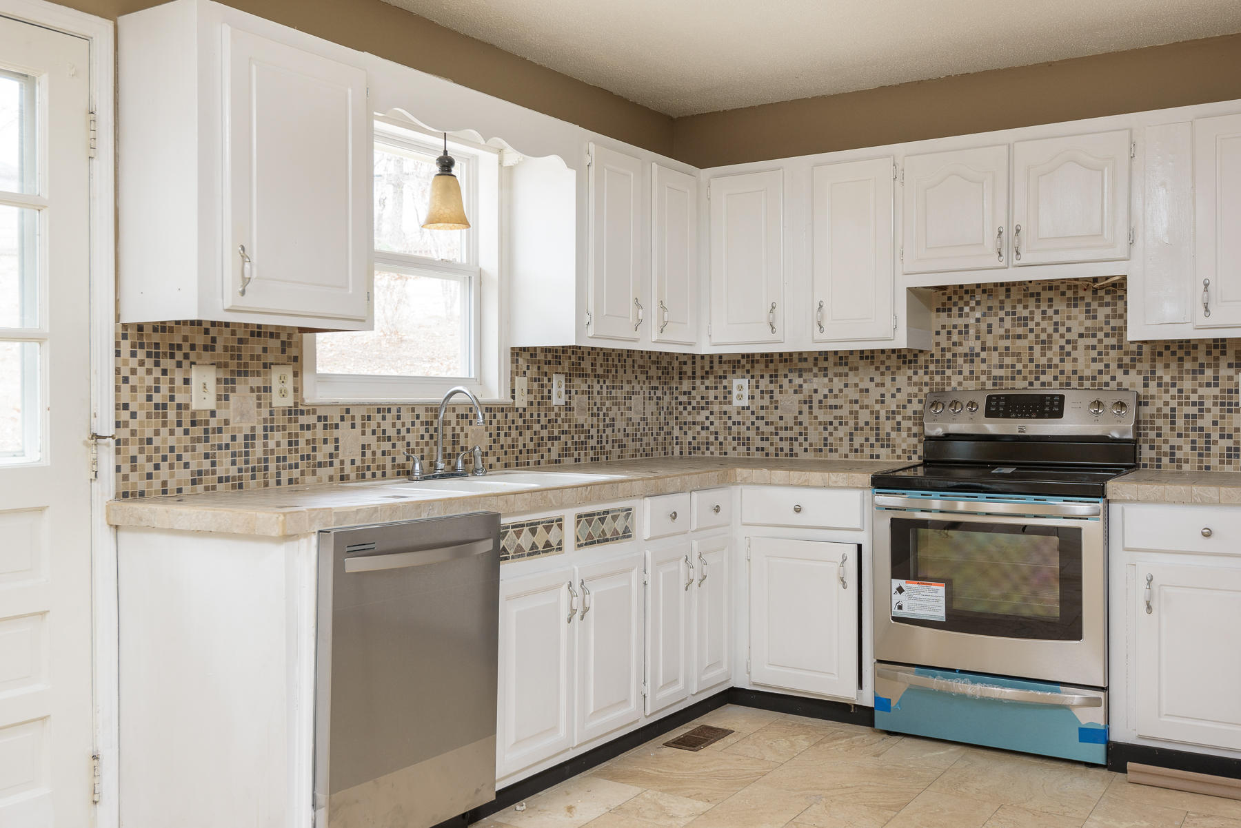 924 Cleveland Road Rossville, GA 30741 - Photo 9 of 35 Kitchen