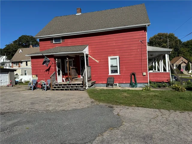 $1,675 | 186 6th Avenue, Woonsocket, RI 02895