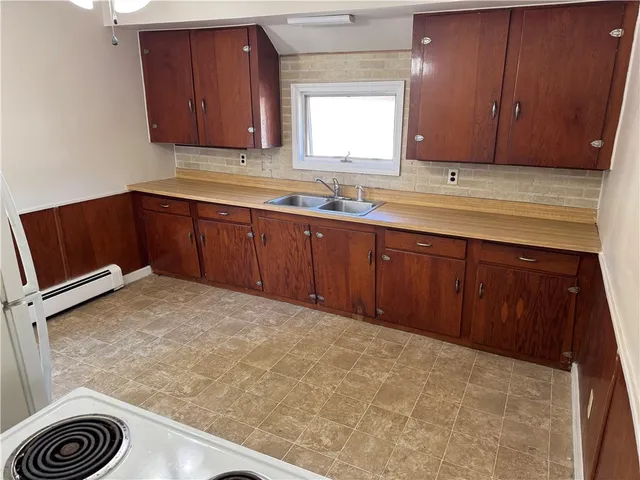 $1,675 | 186 6th Avenue, Woonsocket, RI 02895