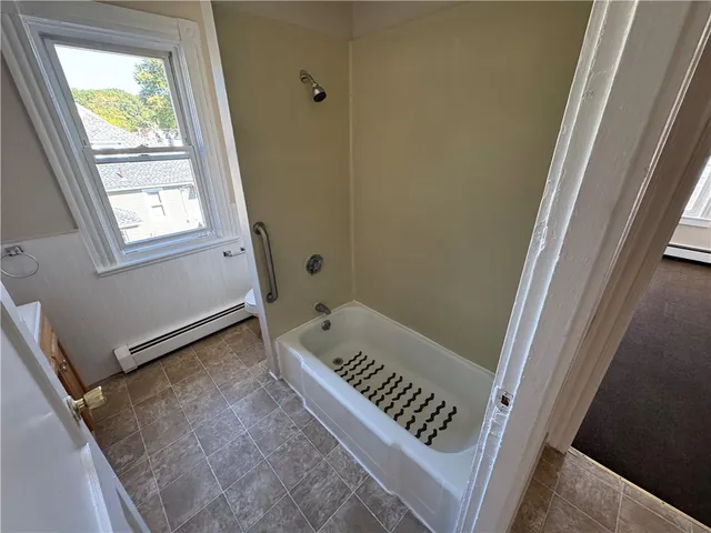 $1,675 | 186 6th Avenue, Woonsocket, RI 02895