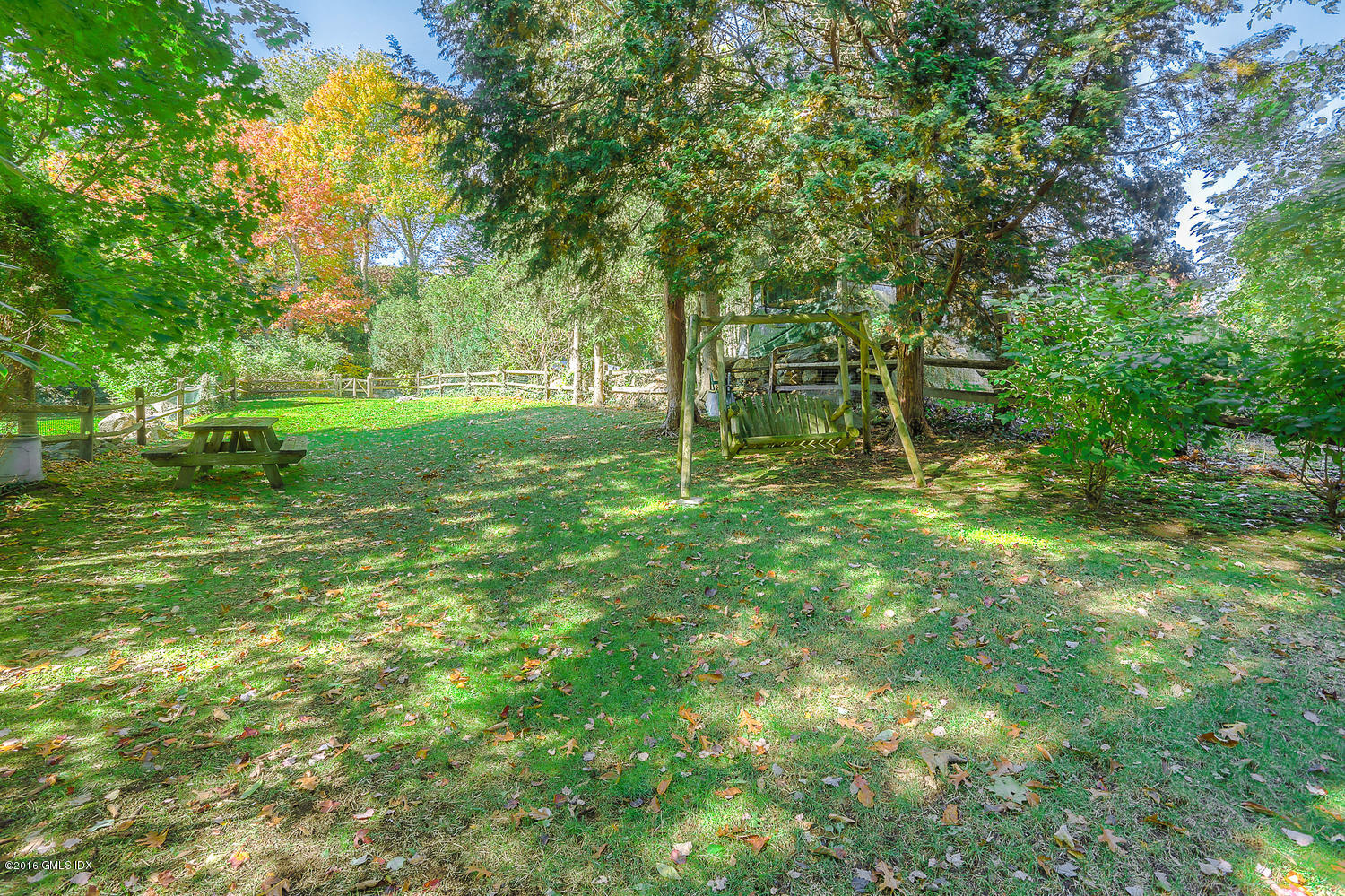 36 Arch Street Riverside, CT 06878 - Photo 31 of 37 a green field with lots of trees