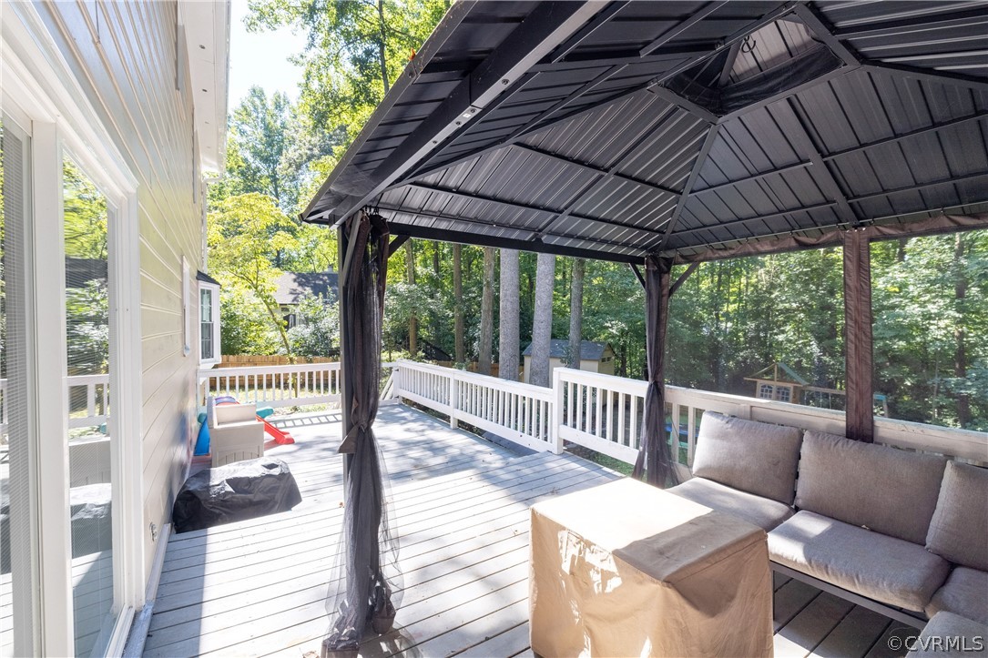 13907 Barnes Spring Road Midlothian, VA 23112 - Photo 38 of 43 a view of a patio on the deck