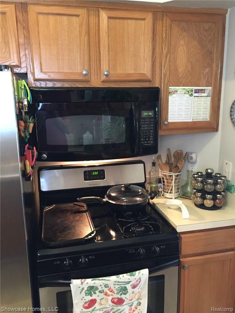 46144 Reedgrass Lane, Unit 5 Belleville, MI 48111 - Photo 21 of 31 01e75388499a8f7565d45872835e139fb24c9c4100.jpg