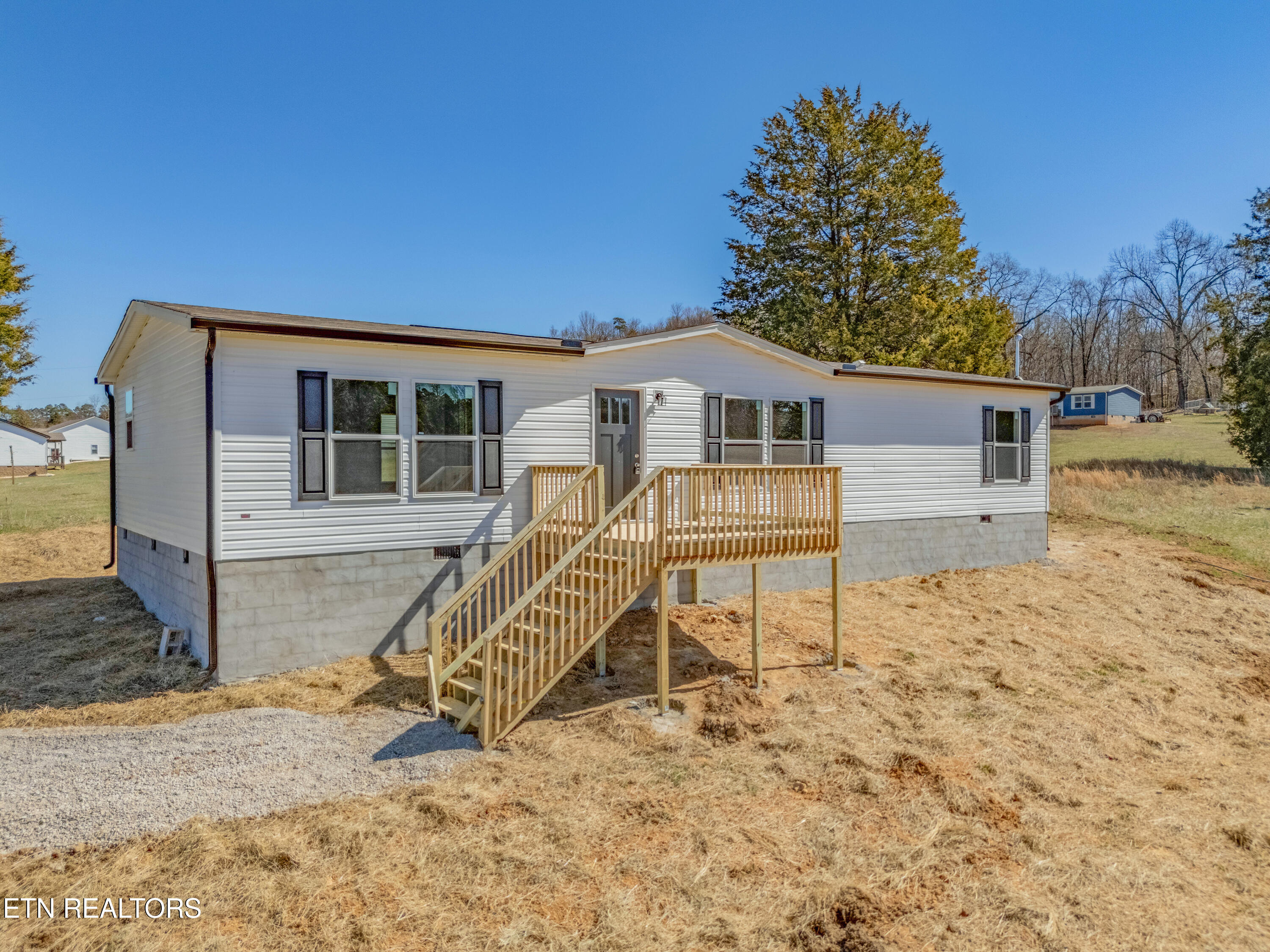 506 Clear Branch Road Loudon, TN 37774 - Photo 3 of 30 DJI_20250228134302_0017_D-HDR