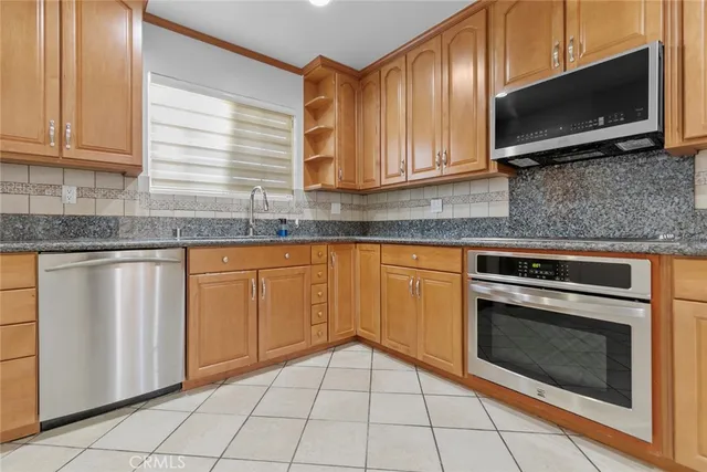 $4,650 | 11001 Collett Avenue, Granada Hills, CA 91344