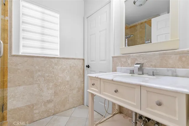 $4,650 | 11001 Collett Avenue, Granada Hills, CA 91344