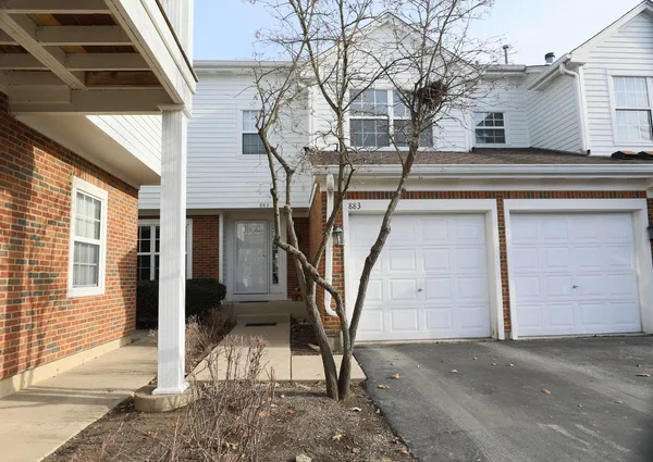 $394,000 | 883 Sparta Court, Vernon Hills, IL 60061