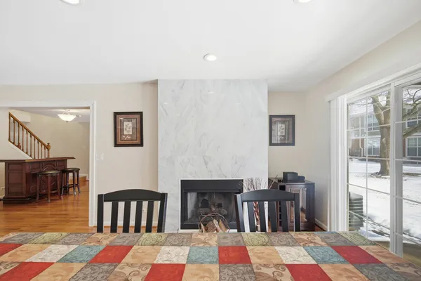 $394,000 | 883 Sparta Court, Vernon Hills, IL 60061