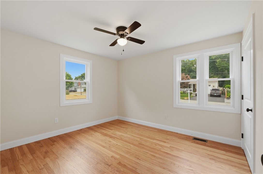 76 Beverly Road East Providence, RI 02915 - Photo 18 of 45
