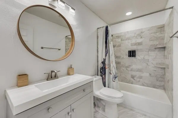 $5,000 | 8324 Autumncrest Court, Dallas, TX 75249