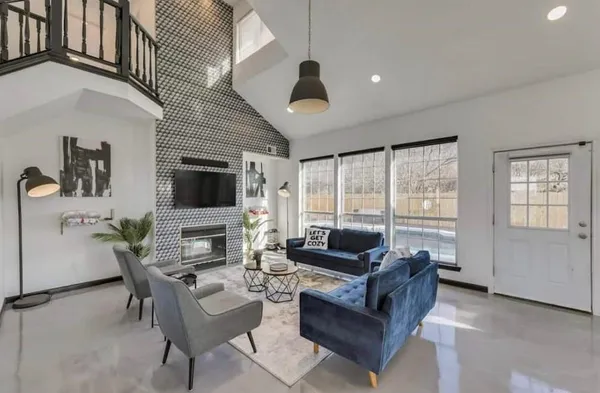 $5,000 | 8324 Autumncrest Court, Dallas, TX 75249