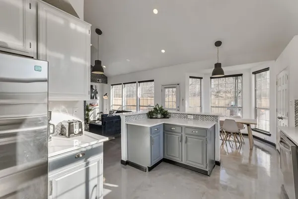 $5,000 | 8324 Autumncrest Court, Dallas, TX 75249